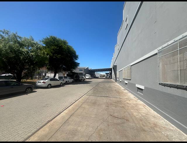 5,134M² INDUSTRIAL YARD TO LET IN BLACKHEATH INDUSTRIAL